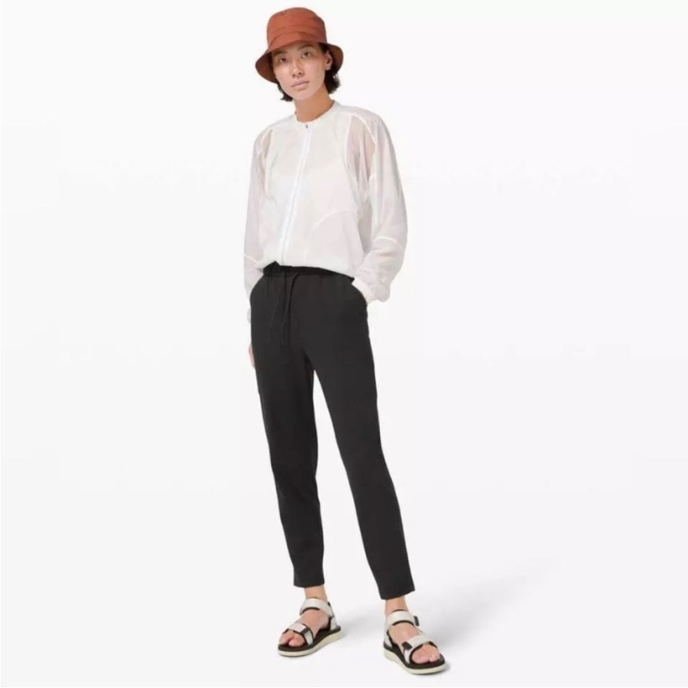 Lululemon Keep Moving Pants | Black | Size 4